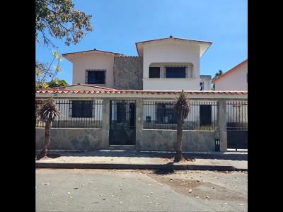 Cómoda casa en el sector Las Clavellinas. , 391 mt2, 5 habitaciones