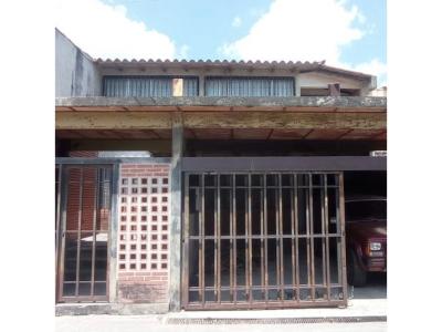 CASA EN VENTA EN LOS BUCARES (GUATIRE), 90 mt2, 3 habitaciones