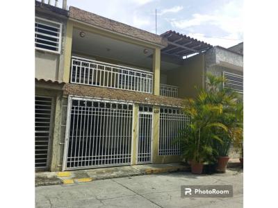 VENTA DE CASA EN  COUNTRY CLUB BUENAVENTURA/GUATIRE /#ER, 229 mt2, 4 habitaciones