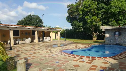 Casa en Safari Country Club, Libertador, Carabobo. ATC-330