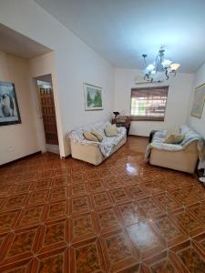 Casa en Urb Caminos de la Mendera, Cabudare , 5 habitaciones