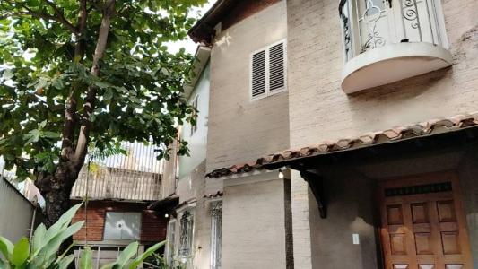 Casa en venta en Urb. Bello Monte, 436 mt2, 6 habitaciones