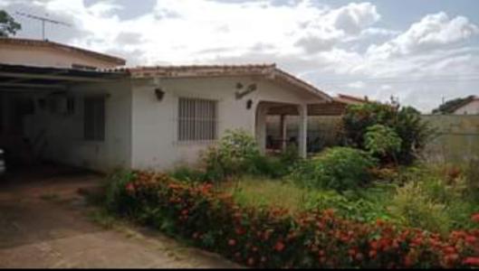 SE OFRECE EN VENTA CASA CALLE 27 SUR NEGOCIABLE, 500 mt2, 5 habitaciones