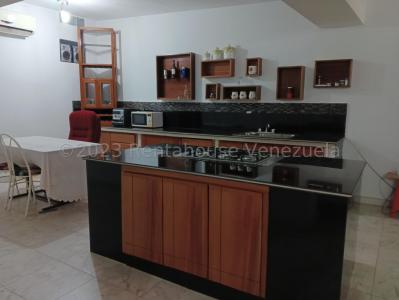 CASA EN VENTA EN VERITAS  MARACAIBO, JACQUELINE BELLO, 340 mt2, 4 habitaciones