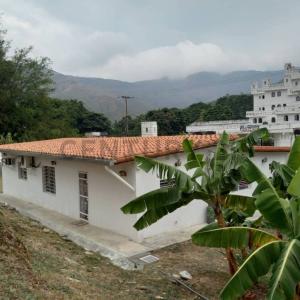 CASA URB. EL CASTAÑO MARACAY, 1190 mt2, 3 habitaciones