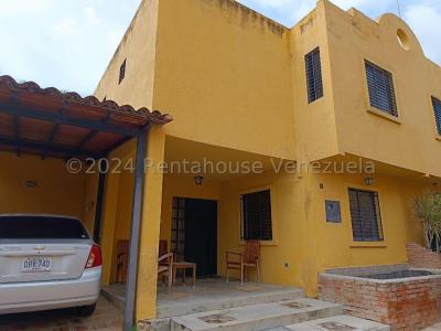 Casa en venta en Mañongo Naguanagua Carabobo 2428086 P, 117 mt2, 4 habitaciones