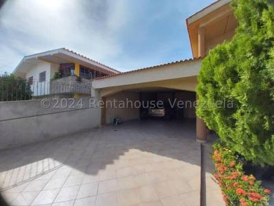 Hermosa casa en venta ubicada en Cumboto Norte Puerto Cabello estado Falcon Venezuela Cod 24-14698, 626 mt2, 4 habitaciones