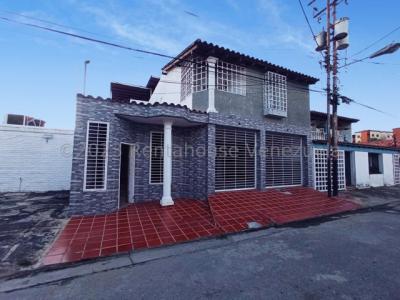 Casa en Venta en Urb. La Mantuana-Cod. 24-1907-José Viloria., 507 mt2, 5 habitaciones