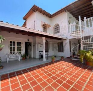 VENTA CASA .  LA MANTUANA, TURMERO,  ESTADO ARAGUA , 329 mt2, 7 habitaciones