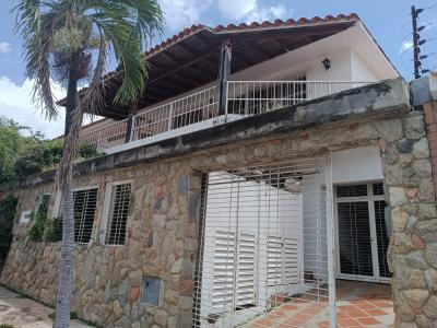 EN VENTA AMPLIA CASA QUINTA EN URBANIZACION PREBO II VALENCIA CARABOBO. , 343 mt2, 5 habitaciones