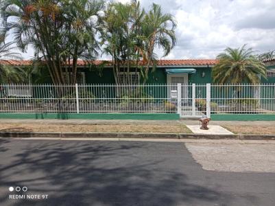 Casa Quinta de una sola planta, 270 mt2, 4 habitaciones