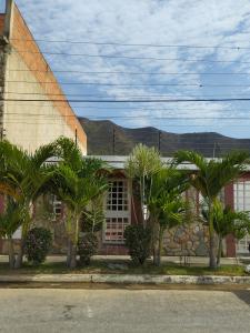  CASA EN LA ESMERALDA, CON AGUA DE POZO, 235 mt2, 3 habitaciones