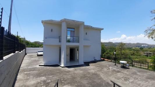 Venta Casa Colinas De Guataparo, Valencia, 455 mt2, 4 habitaciones