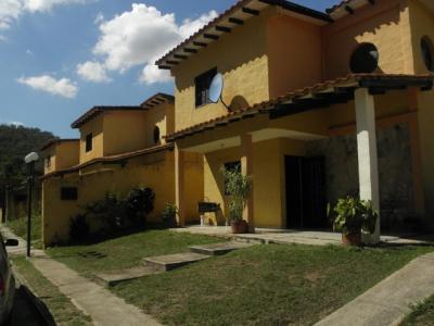 Casa tipo country, excelente clima, 249 mt2, 3 habitaciones