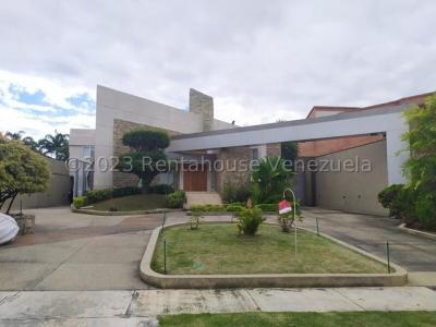 Casa venta Sauna, gimnasio ,Área de Parrillera, Piscina Salinizada y térmica. Planta 100%.Pozo , sis, 750 mt2, 6 habitaciones