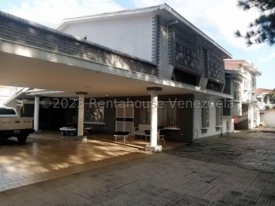 Casa Comercial en Alquiler ubicada en la Viña Valencia Carabobo Venezuela Cod 24-13137, 675 mt2, 6 habitaciones