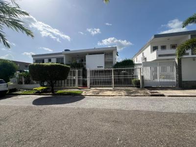  impecable casa en el trigal centro Valencia Carabobo , 350 mt2, 3 habitaciones