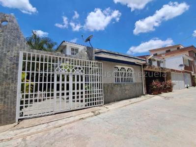 Casa venta en conj. cerrado con con seguridad ,cocina empotrada, equipada, con tope de granito  Saba, 200 mt2, 3 habitaciones