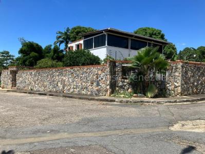 Hermosa casa, moderna y muy acogedora, 311 mt2, 4 habitaciones