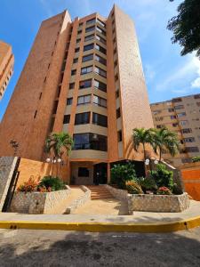 SE VENDE APARTAMENTO EDIFICIO LUGANO SUITES MARACAIBO, 70 mt2, 2 habitaciones