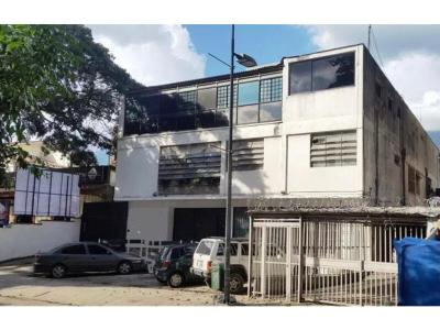 Edificio para remodelar en Las Mercedes, Caracas, 785 mt2, 3 habitaciones