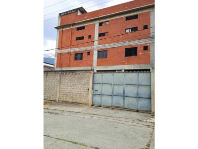 Se vende Edificio Industrial en La Yaguara., 2000 mt2