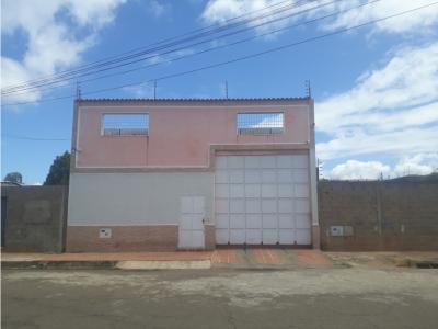 Real Vision vende Galpón en Villa Betania  (IBO 75475), 250 mt2, 2 habitaciones