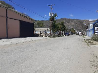 EN VENTA GALPON EN GUACARA, 800 mt2