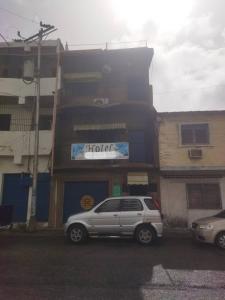 VENDO HOTEL EN HIGUEROTE, 635 mt2, 24 habitaciones