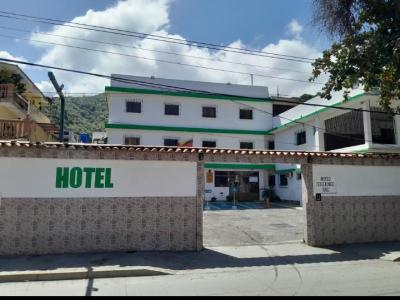 VENDO HOTEL EN LA GUAIRA, 900 mt2, 38 habitaciones