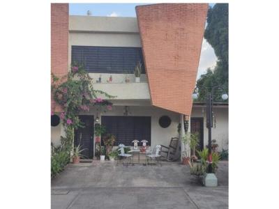 EN VENTA TOWN HOUSE EN NAGUANAGUA SECTOR LOS GUAYABITOS, 165 mt2, 3 habitaciones