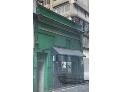 Se vende casa comercial en calle muy transitada de Candelaria , 315 mt2, 4 habitaciones