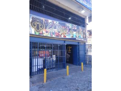 Venta de Fondo de Comercio con mobiliario CC San José en Los Teques, 249 mt2