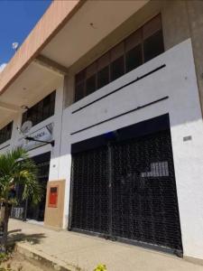 VENDO LOCAL COMERCIAL EN CENTRO COMERCIAL ATLAS, 244 mt2