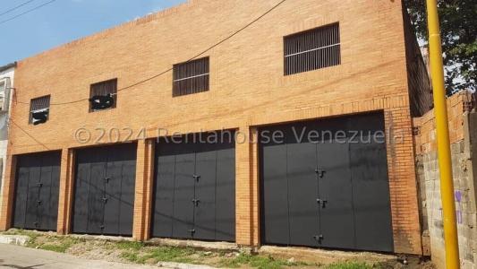 #24-17852 Lote Comercial obra gris ubicado en pleno Centro de Valencia, a una cuadra de la Av Lara, 374 mt2