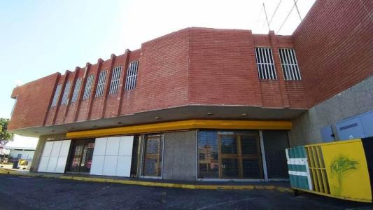 24-14211 Local Comercial en Alquiler en La Isabelica Valencia, 200 mt2