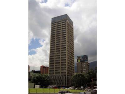 Amplia Oficina en Venta en Plaza Venezuela (Torre Phelps), 142 mt2, 5 habitaciones
