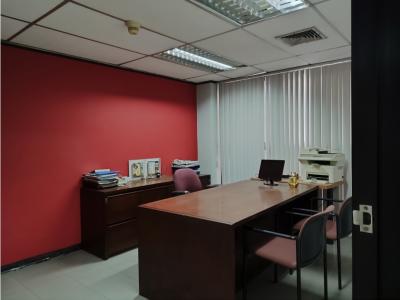 Venta de Oficina en Parque Carabobo, 139 mt2, 5 habitaciones