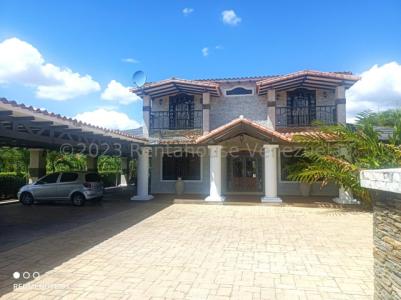 HERMOSA CASA EN SAFARI CARABOBO, IMPECABLE. MLS 23-23540