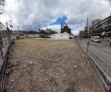 Terreno en la Av. Bolívar de Valencia. SN27