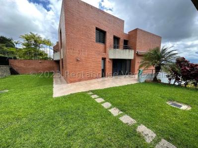 TOWNHOUSE EN VENTA EN LA TRINIDAD