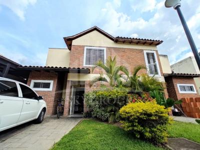 Townhouse en Res. Villa Orense, El Rincón, Nagunagua. LEMTH-158