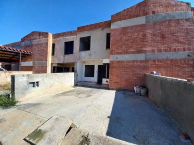 Townhouse en Res. Manantial Dorado, Urb. Manatial dorado. San Diego PRTH-036