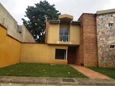 TownHouse en Res. Hoyo 5, La Cumaca. PLTH-285, 208 mt2, 4 habitaciones