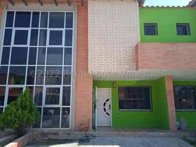 Lissett Peña Vende Casa en Urb Monteserino San Diego Carabobo 23-8921, 115 mt2, 4 habitaciones