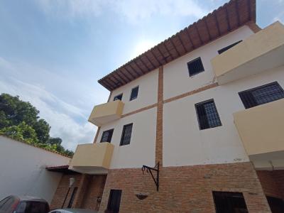 Townhouse en venta en Las Quintas Naguanagua Carabobo, 170 mt2, 3 habitaciones