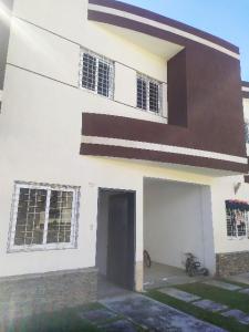 SAMIR TROSEL VENDE 2 TOW HOUSE EN FORMATO OBRA BLANCA CON EXCELENTE UBICACION CONJUNTO RESIDENCIAL V, 160 mt2, 3 habitaciones