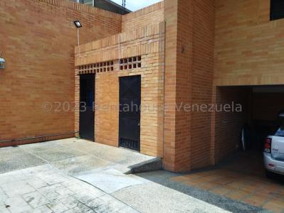 Townhouse en venta ubicado en el Parral Valencia Carabobo Venezuela Cod 23-29090, 201 mt2, 4 habitaciones