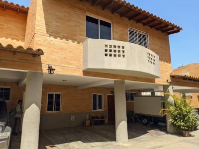 Townhouse en Venta Ubicado en Urbanizacion Mañongo, Naguanagua, 150 mt2, 3 habitaciones