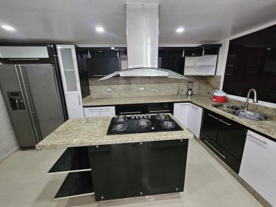 SAMIR TROSEL VENDE HERMOSO TOWN HOUSE EN RESIDENCIAS LOS FRAILES SAN DIEGO CARABOBO, 134 mt2, 3 habitaciones